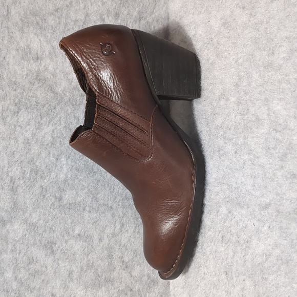 Born Shoes - Born Olivia brown Leather Ankle Booties Size 8